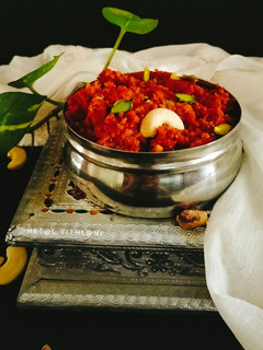 ગાજર નો હલવો (Gajar Halwa Recipe In Gujarati) રેસીપી મુખ્ય ફોટો