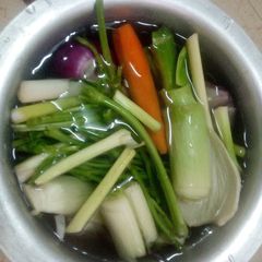 A picture of Vegetable Stock.