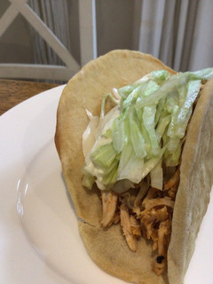 A picture of Yummy chicken tacos 🌮.