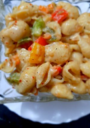 A picture of White Sauce Pasta.