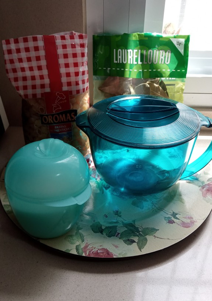 Una foto de Cocer pasta en microondas con Jarra Microcook de Tupperware