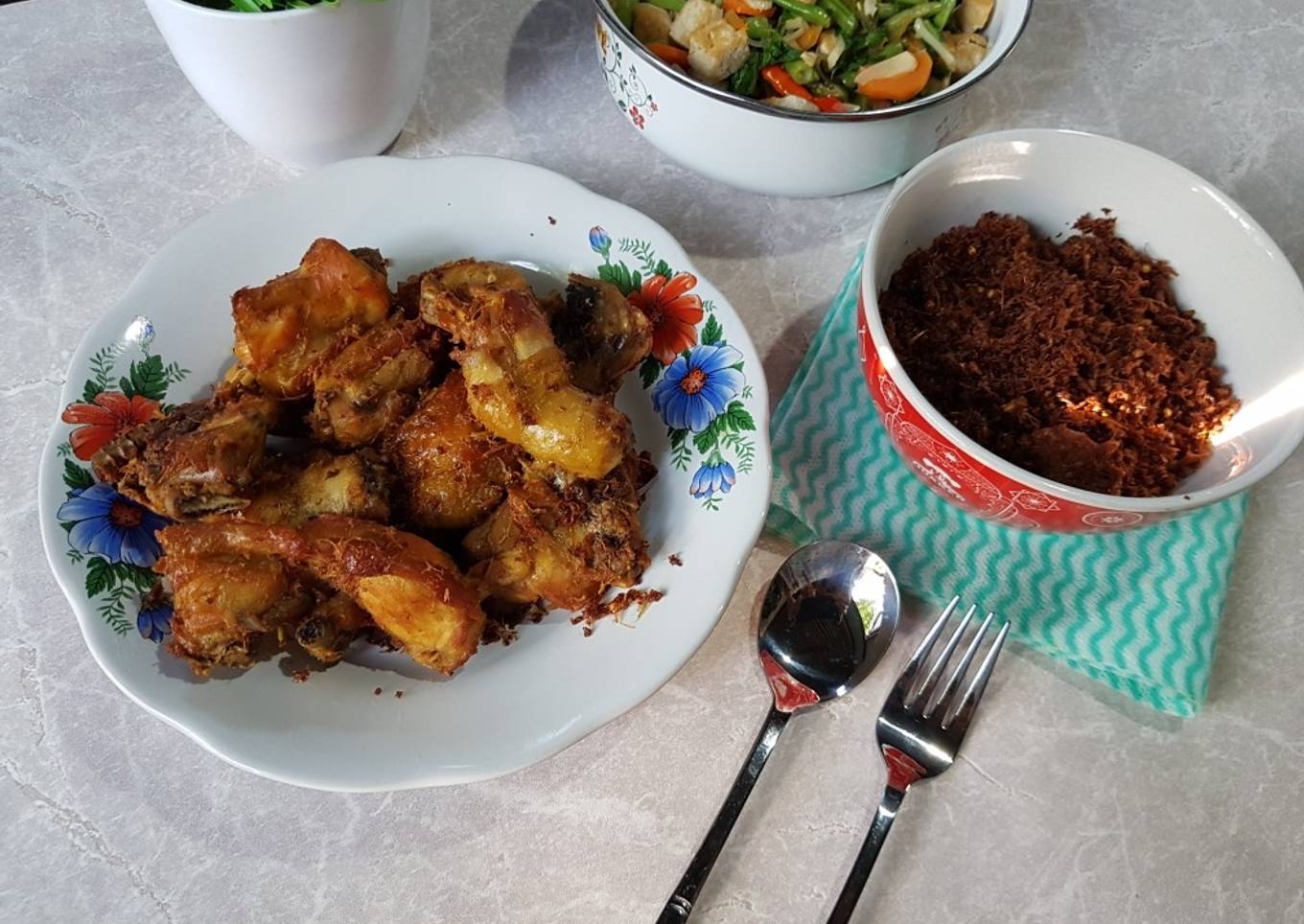 Ayam goreng lengkuas