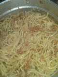 Spaghetti con atún