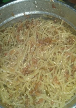 Una foto de Spaghetti con atún