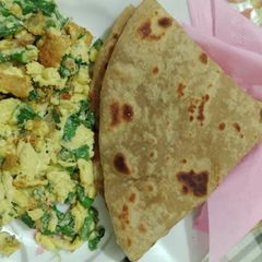 A picture of Spinach omelet.