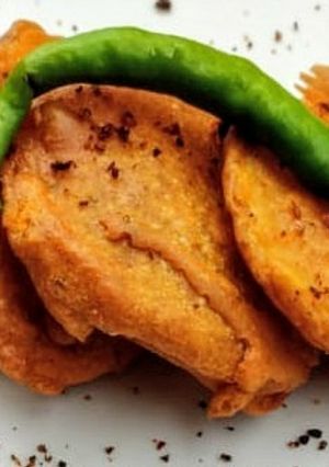 A picture of Aloo pakoda.