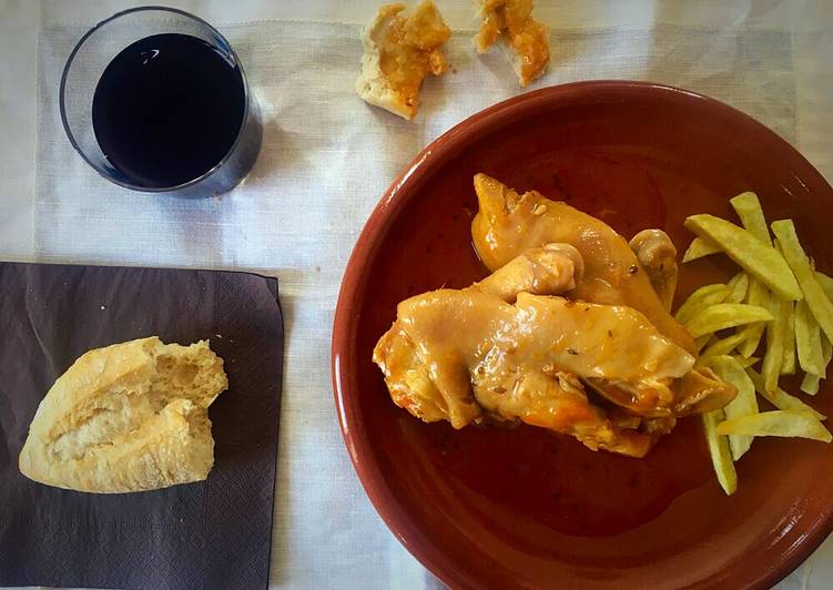 Manitas de cerdo en salsa