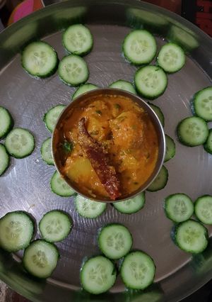 A picture of Dum aaloo (dum potato).