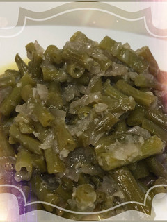 A picture of Green beans in olive oil.