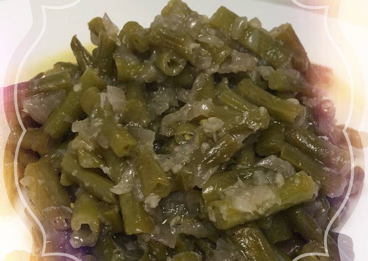 Green beans in olive oil