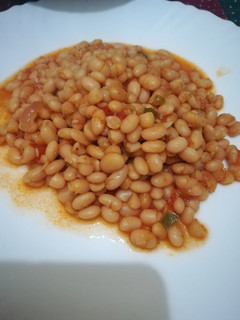 A picture of White beans curry.