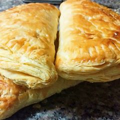 A picture of Meat pies.