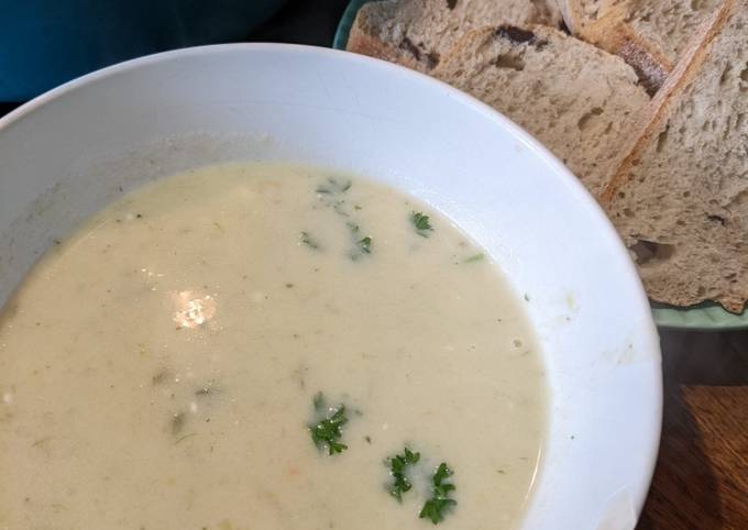 Creamy leek and potato soup