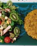 Tortilla de camarones y ensalada mixta