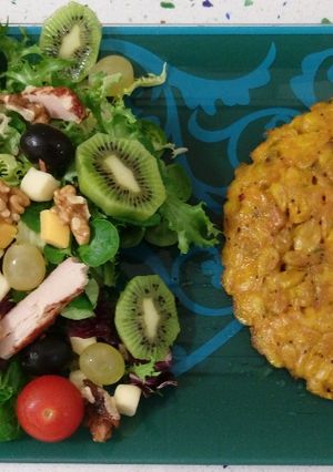 Foto principal de Tortilla de camarones y ensalada mixta