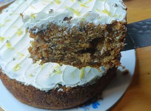 Une photo de 🥕 Carrot cake and cream cheese
