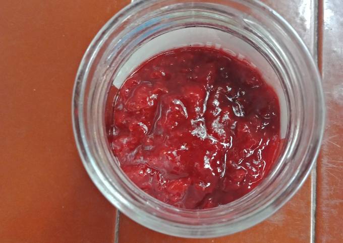 Cara Gampang Menyiapkan Simple Strawberry Jam yang Menggugah Selera