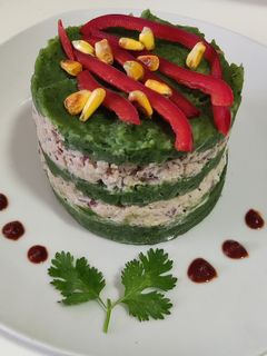 Una foto de Causa limeña verde