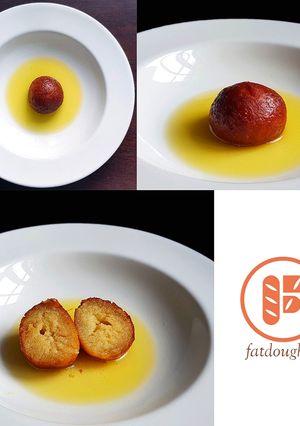 A picture of Gulab Jamun.