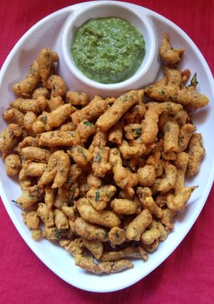 મેથીકરકરી(methi krkri Recipe in Gujarati) રેસીપી મુખ્ય ફોટો