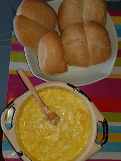 Una foto de Huevos 🥚revueltos con queso 🧀