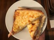 Una foto de sandwich queso nueces