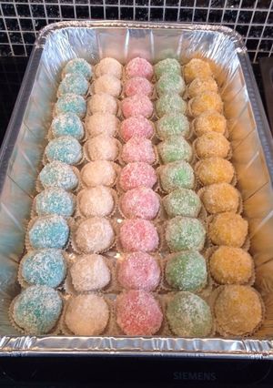 Hình của món Bánh bao chỉ ngũ sắc .