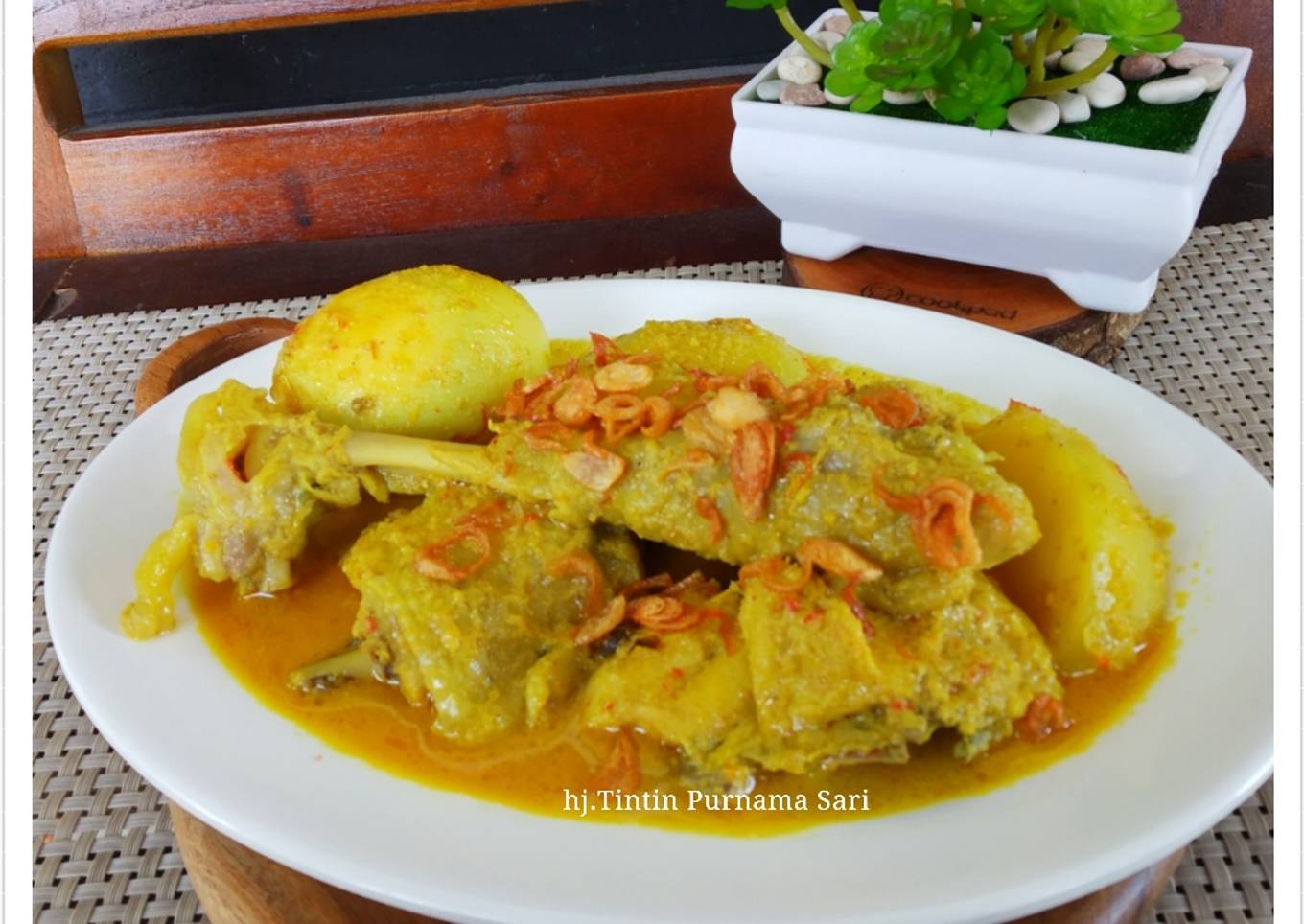 Kare Ayam Kampung Telur Kentang