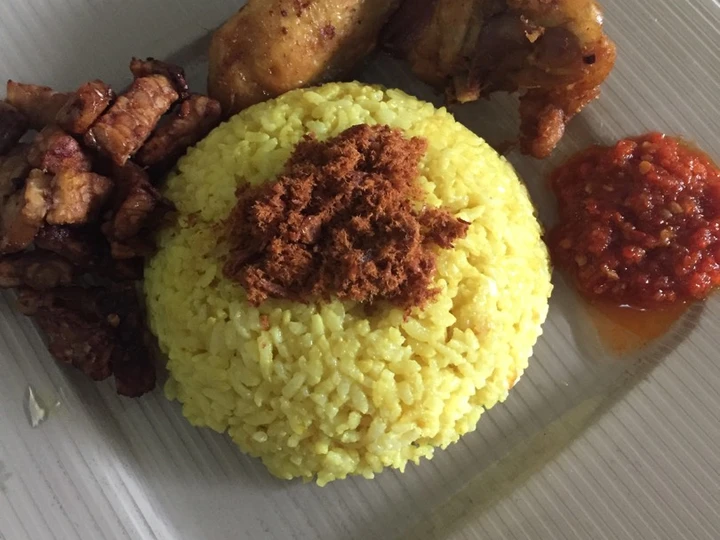 Langkah Gampang Membuat Resep  Nasi Kuning Praktis Dengan Rice Cooker yang Bikin Ngiler, Bikin Ketagihan
