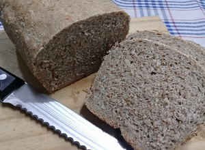 Una foto de Pan integral 🍞💥✅| Pan negro | Pan de salvado | Paso a paso