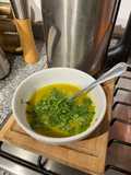 Sopa crema de verduras en sopera eléctrica