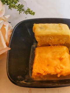 A picture of Mango-banana ice cream.
