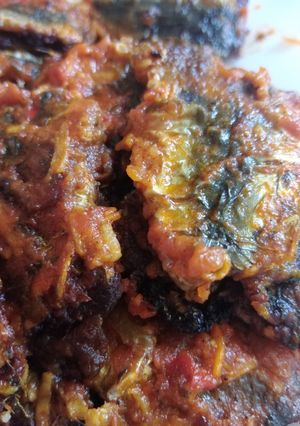صورة لوصفة سردين بالصوص تومات في الفوغ