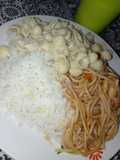 Pollito desmechado con espaguetis