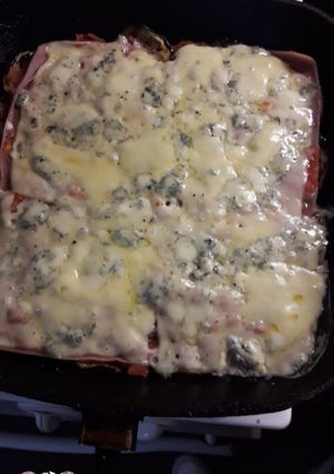 Una foto de "pizza de berenjenas a la plancha"