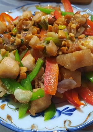 Foto resep Ayam goreng tumis bawang mix kacang mede