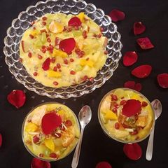 A picture of Fruit Custard.