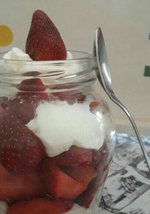 Una foto de Frutillas con crema