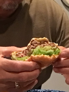 A picture of Cheese Burger.