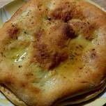 Pizzolo di Sortino (peperoni, tonno e capperi & Margherita)