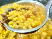 Una foto de arroz con algas