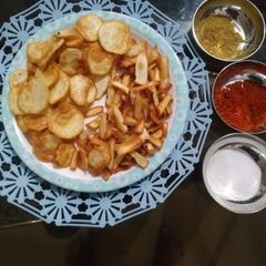 A picture of Sweet potato chips/wafers.