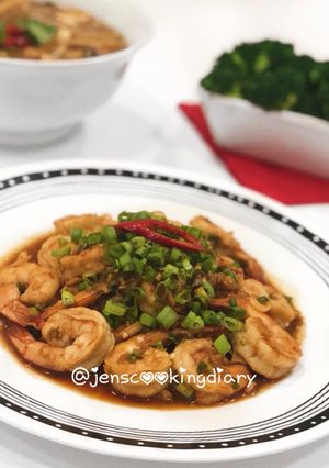A picture of Butter Garlic Fried Prawns.