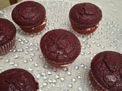 Una foto de cupcake son leche con aceite