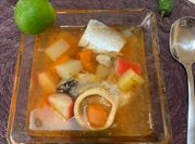 Una foto de caldo de chiles