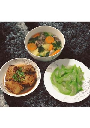 Hình của món Cá vược sốt xì dầu (chuẩn ngon)Canh thịt bò khoai tâyMướp luộc.