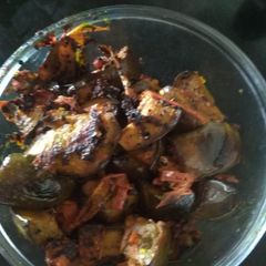 A picture of Tomato brinjal.