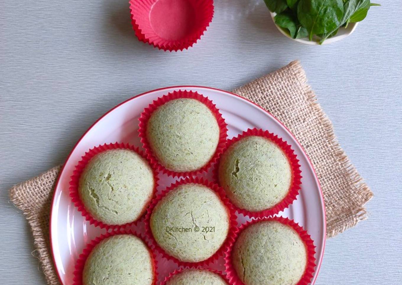 Spinach Pao de queijo (Roti Keju Brazil)