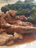 Cordero al horno con gravy especial
