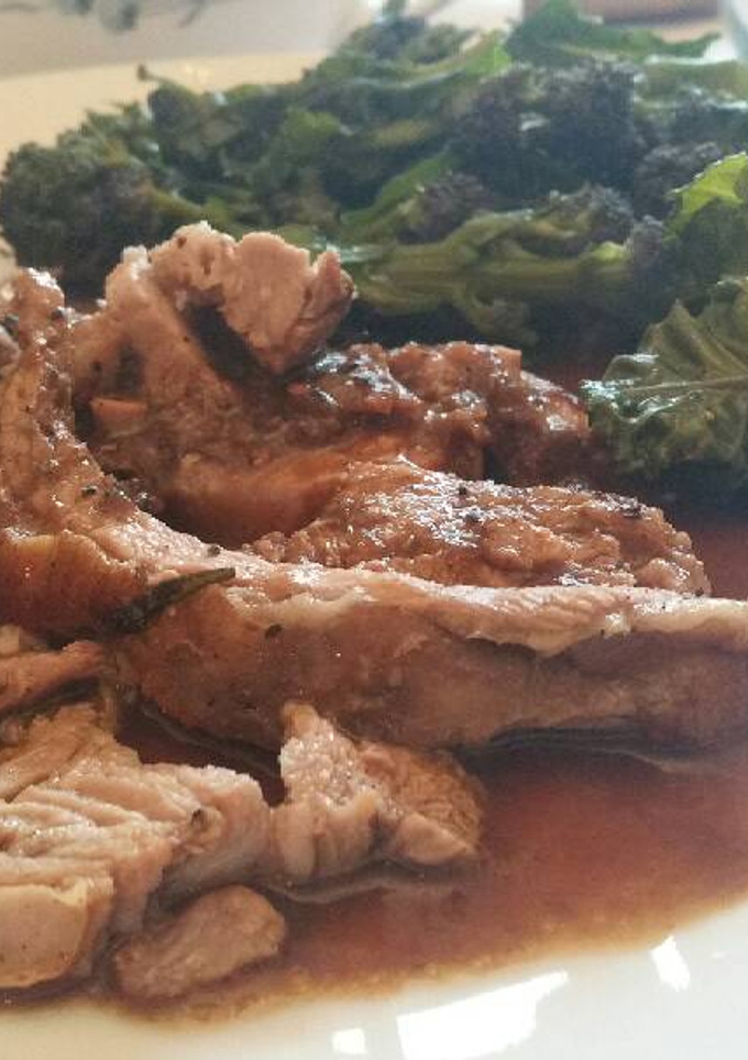 Una foto de Cordero al horno con gravy especial